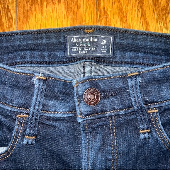 Abercrombie & Fitch Dark Wash Harper Low Rise Ankle Skinny Jeans Size 26 - Picture 2 of 8